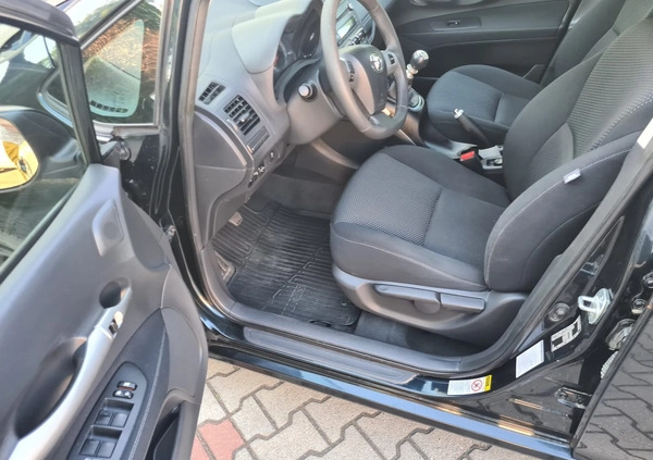Toyota Auris cena 31900 przebieg: 163000, rok produkcji 2011 z Sławków małe 106